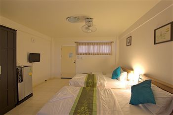 Hotel Charn Residence