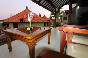 Hotel Taman Ujung Villa