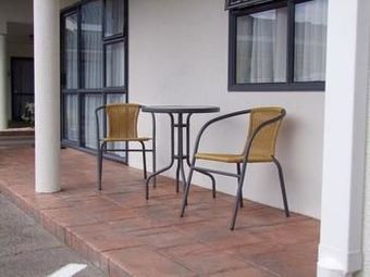 Sails Motor Inn