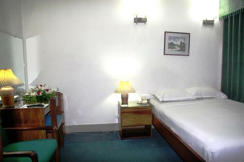 White House Hotel