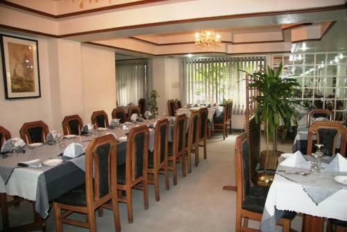 White House Hotel