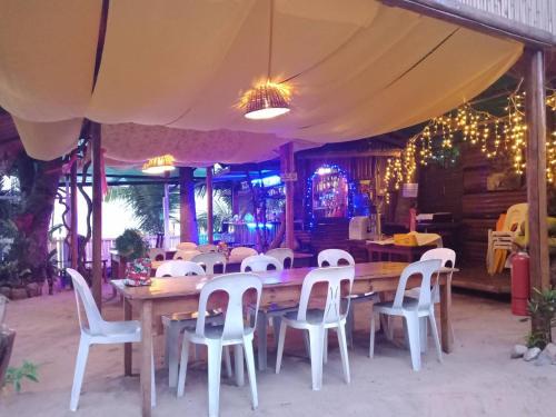 Hostal Victoria Beach House