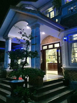 Bed & Breakfast Beautiful Moon Hoi An Villa