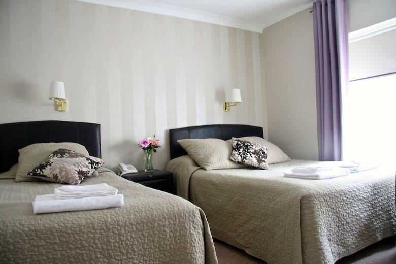Hotel Egans House