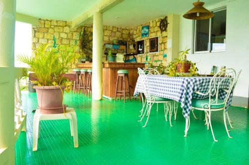 Hotel Sahara Dela Mer Inn