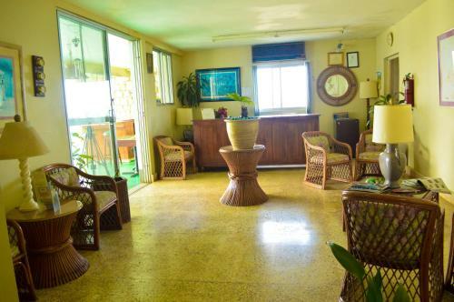 Hotel Sahara Dela Mer Inn