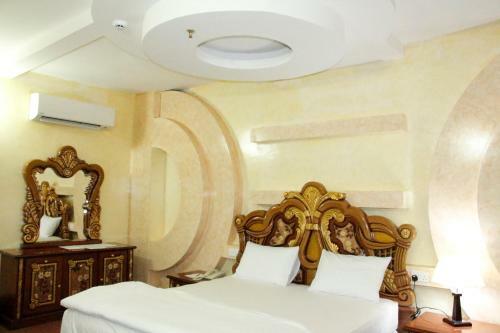 Riyam Hotel