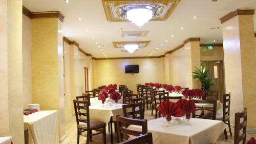 Riyam Hotel