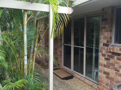 Hostal Sunshine Coast Tropical Getaway