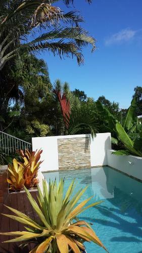 Hostal Sunshine Coast Tropical Getaway