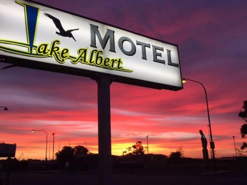 Lake Albert Motel