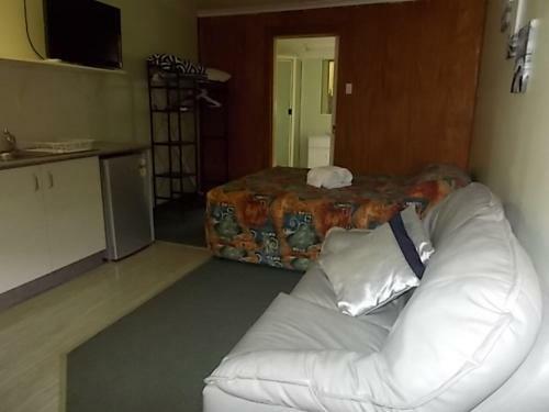 Oakridge Motel Tourist Park