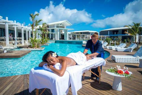 Hotel Taumeasina Island Resort