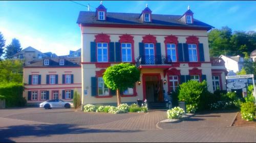 Romantik Hotel Villa Sayn