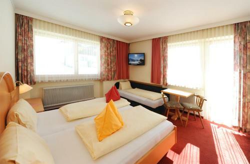Ski In Ski Out Hotel Unterellmau