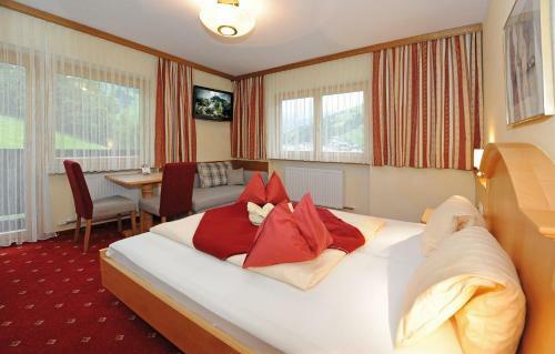 Ski In Ski Out Hotel Unterellmau