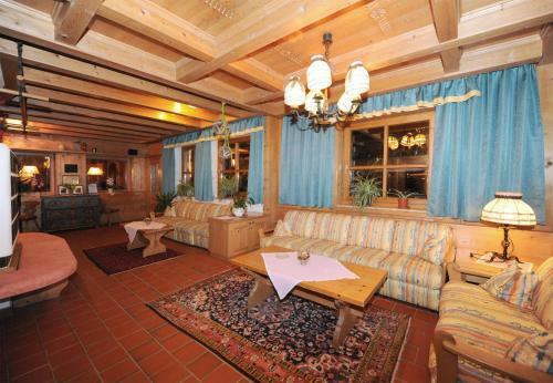 Ski In Ski Out Hotel Unterellmau
