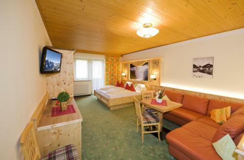 Ski In Ski Out Hotel Unterellmau