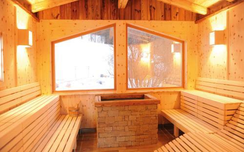 Ski In Ski Out Hotel Unterellmau