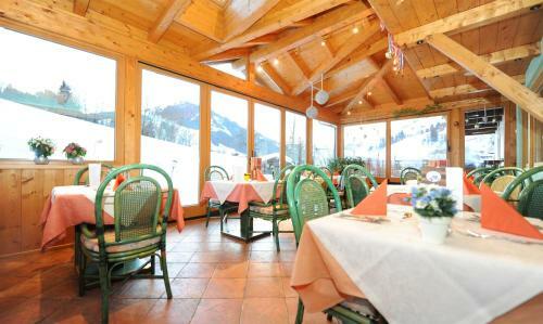 Ski In Ski Out Hotel Unterellmau