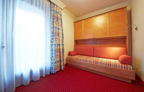 Hotel Heli's B & B