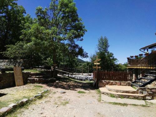 Albergue Col�nies Cad�