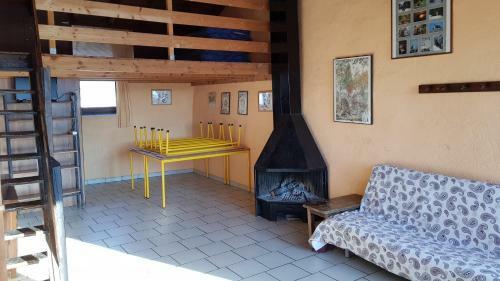 Albergue Col�nies Cad�