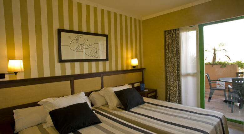 Hotel Holiday World Resort
