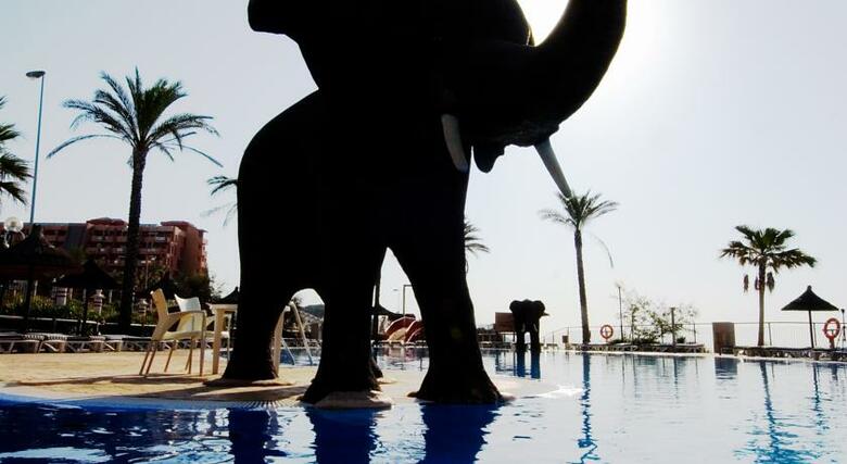 Hotel Holiday World Resort