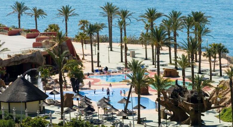 Hotel Holiday World Resort