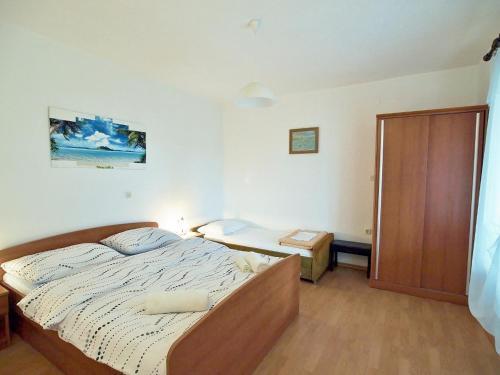 Apartment In Lopar With 1