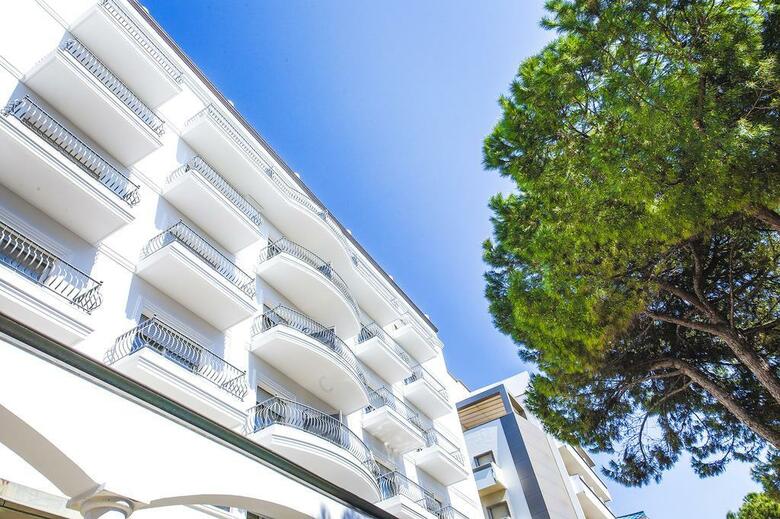 Continental E Dei Congressi Hotel