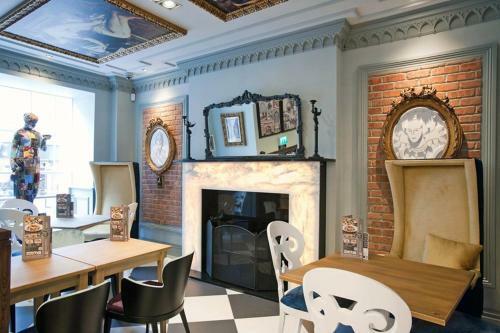 Hotel The Guildhall And Linen Exchange Wetherspoon