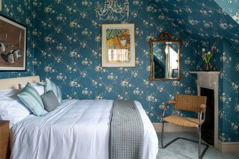 Bed & Breakfast River Arts Club