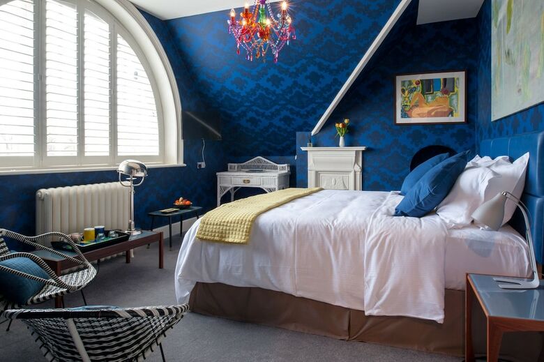 Bed & Breakfast River Arts Club