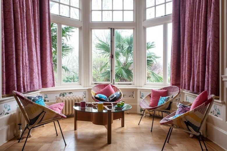 Bed & Breakfast River Arts Club