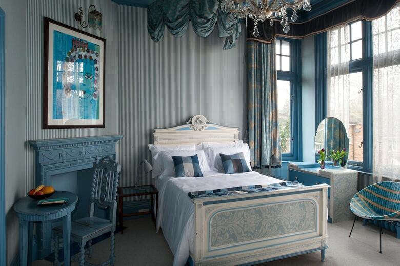 Bed & Breakfast River Arts Club
