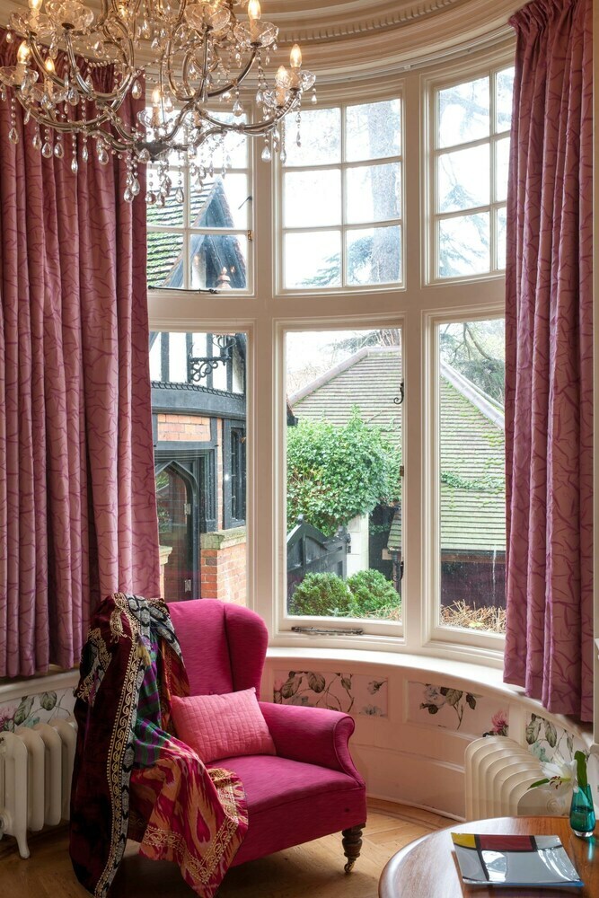 Bed & Breakfast River Arts Club