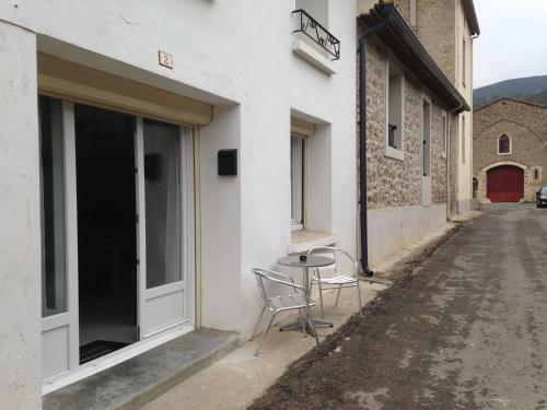 Le Petit Corbi�res