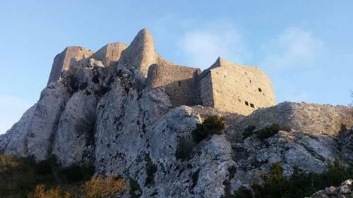 Le Petit Corbi�res