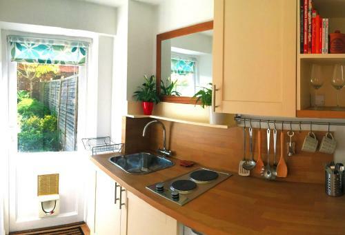Bed & Breakfast Garden Studio