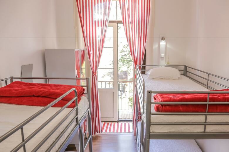 Hostel 402