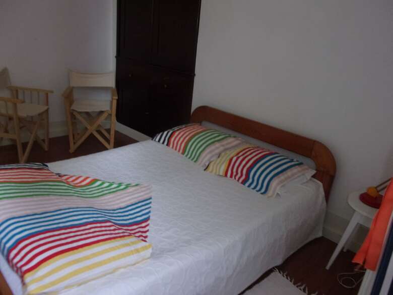 Hostel 402