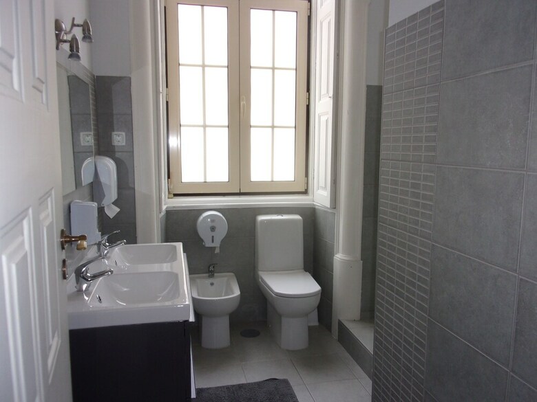 Hostel 402