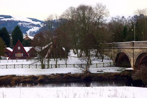 River Edge Lodges