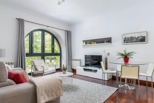 Boulevard Apartment By Sanserent