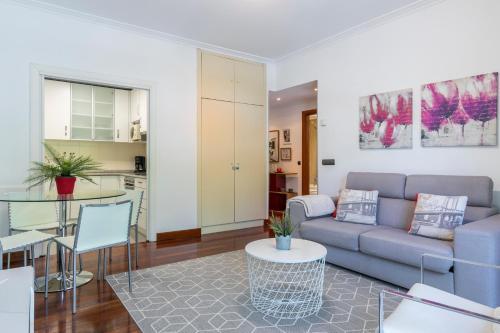 Boulevard Apartment By Sanserent