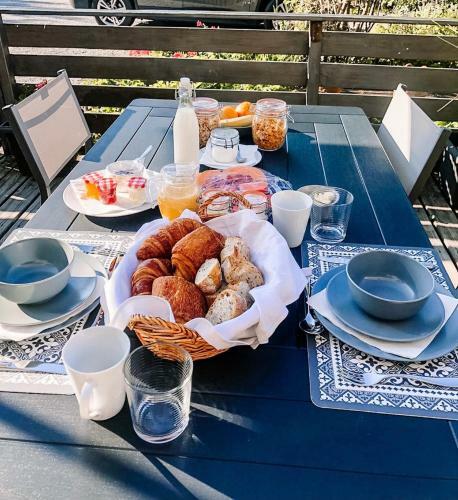 Bed & Breakfast Maison De Vacances A Brambuan