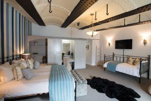 Hotel No Man's Fort