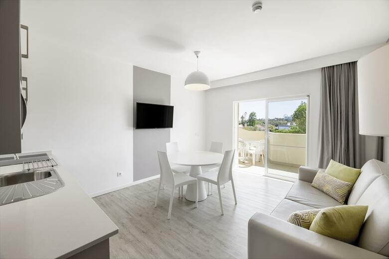 Alvormar Apartments